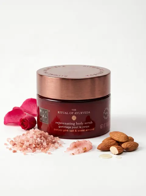 Скраб для тела RITUALS "Ayurveda" с розовой пенджабской солью и ароматом сладкого миндаля и кокосового масла, 300гр